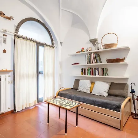 Guesthost - Porta Romana Apartament *