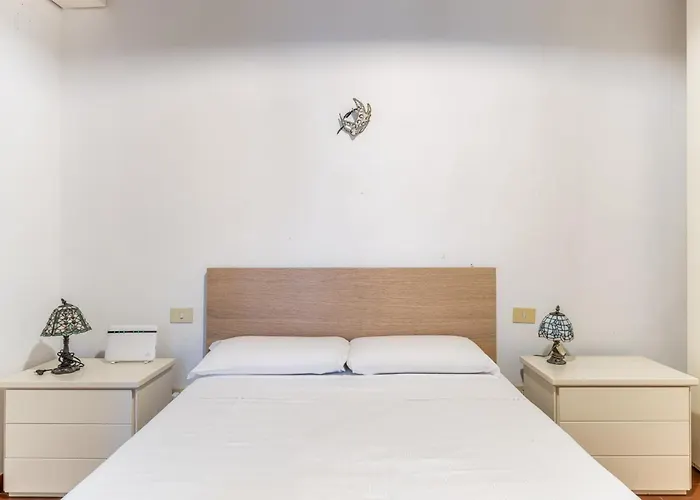 Guesthost - Porta Romana Apartament