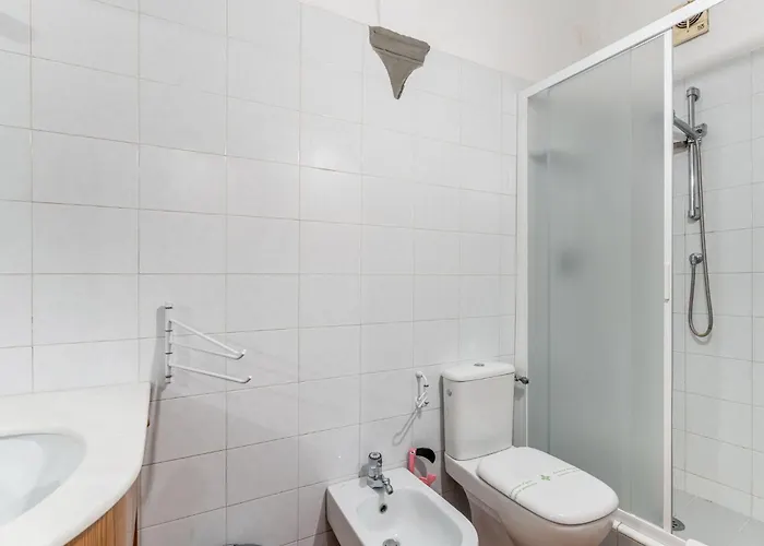 Guesthost - Porta Romana Apartament *